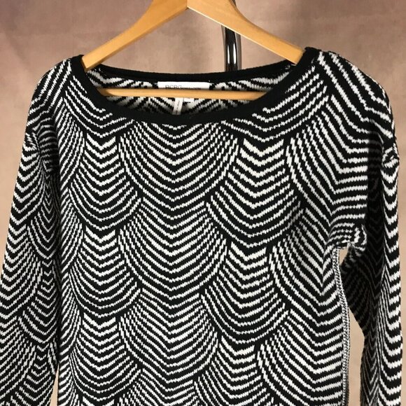BCBGeneration Scalloped Pattern Boatneck Sweater XS - Picture 3 of 11